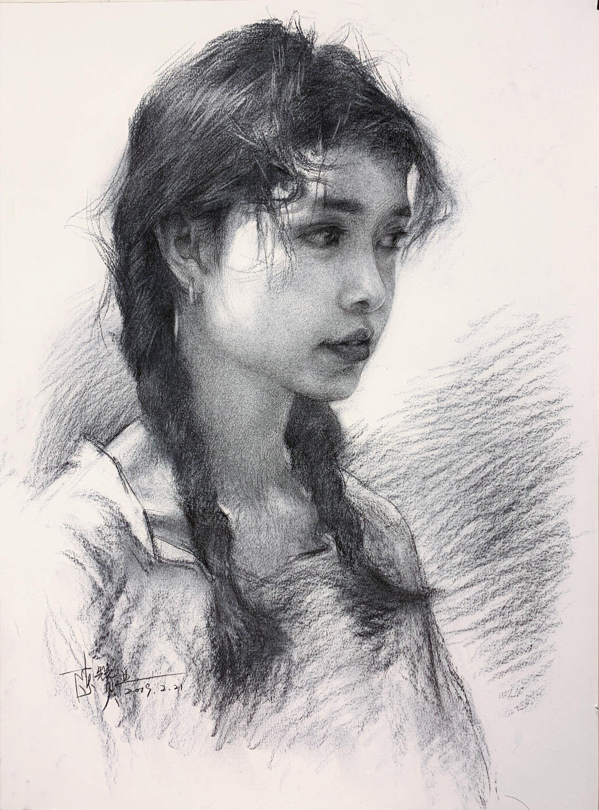 人像素描,要做到形神兼备,首先要求形准,然后才是神态表现