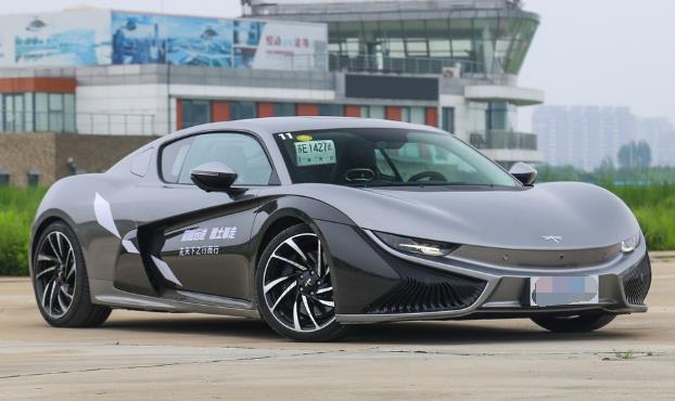 国产版纯电动"法拉利",外观很拉风,配有弹射起步仅75.43万