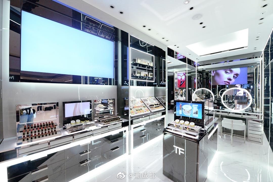 女孩子都爱的tomford在ifs开美妆精品店啦倍受欢迎的方管口红气