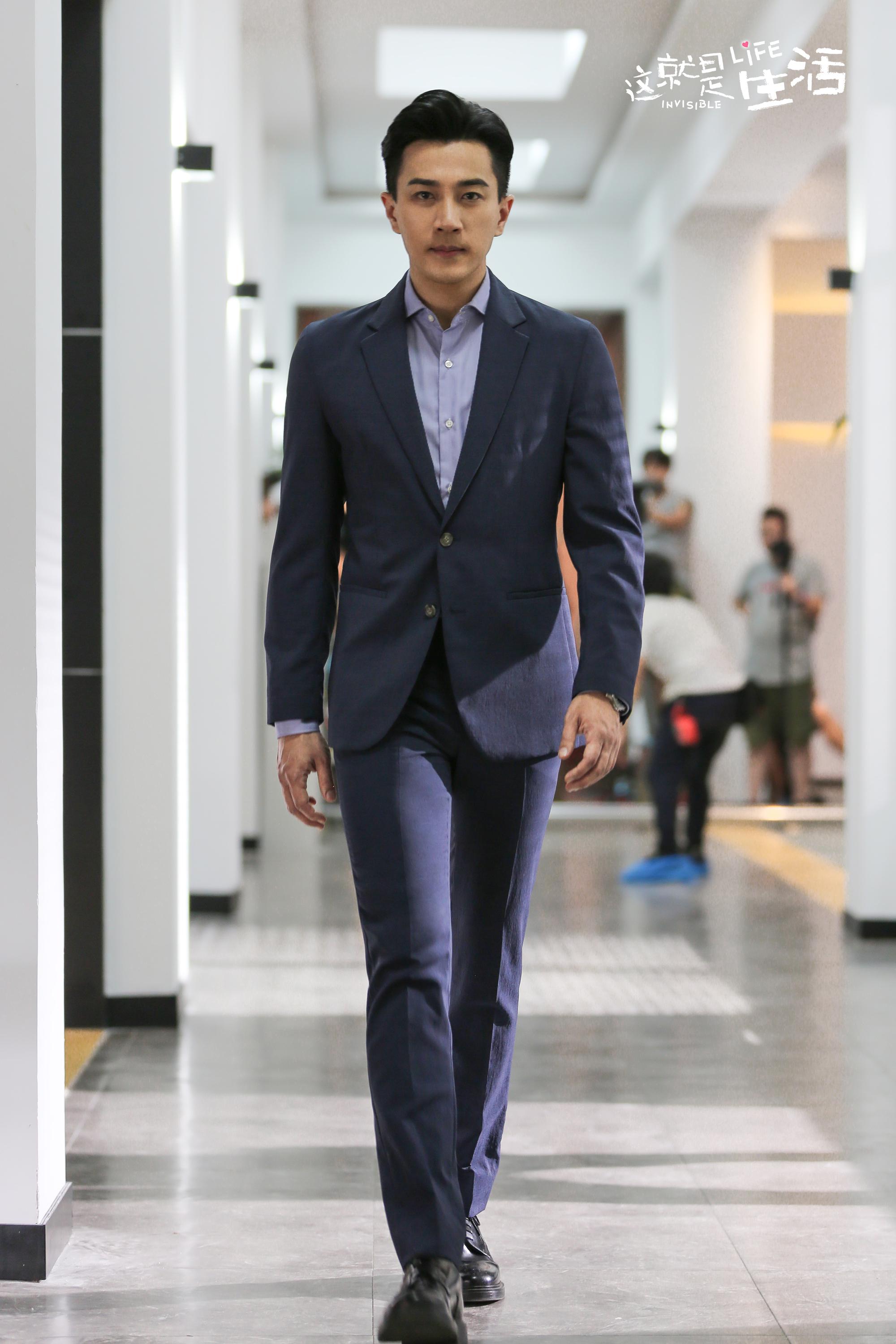 管总@刘恺威 和@电视剧这就是生活 在这个炎炎夏日里杀青啦