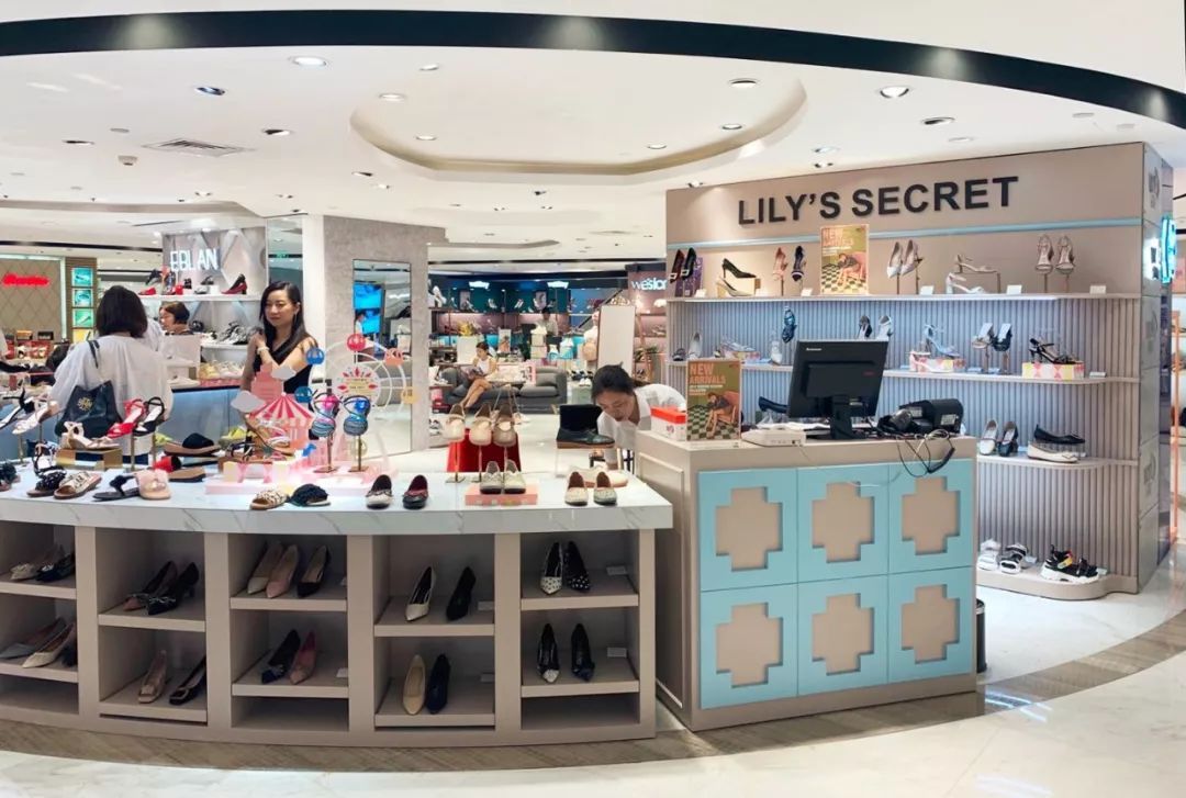 百丽退市,达芙妮垮台,这个女鞋品牌为何能逆势崛起?