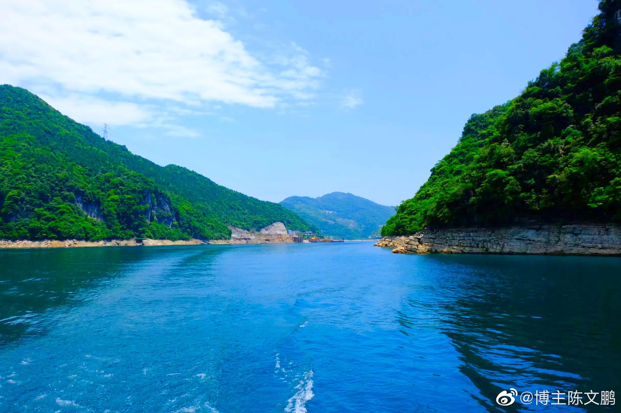 八百里清江美如画