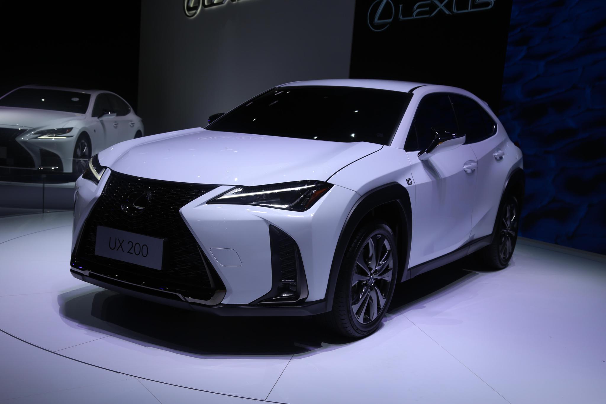 雷克萨斯全新ux 200,豪华都市suv,广州车展实拍!