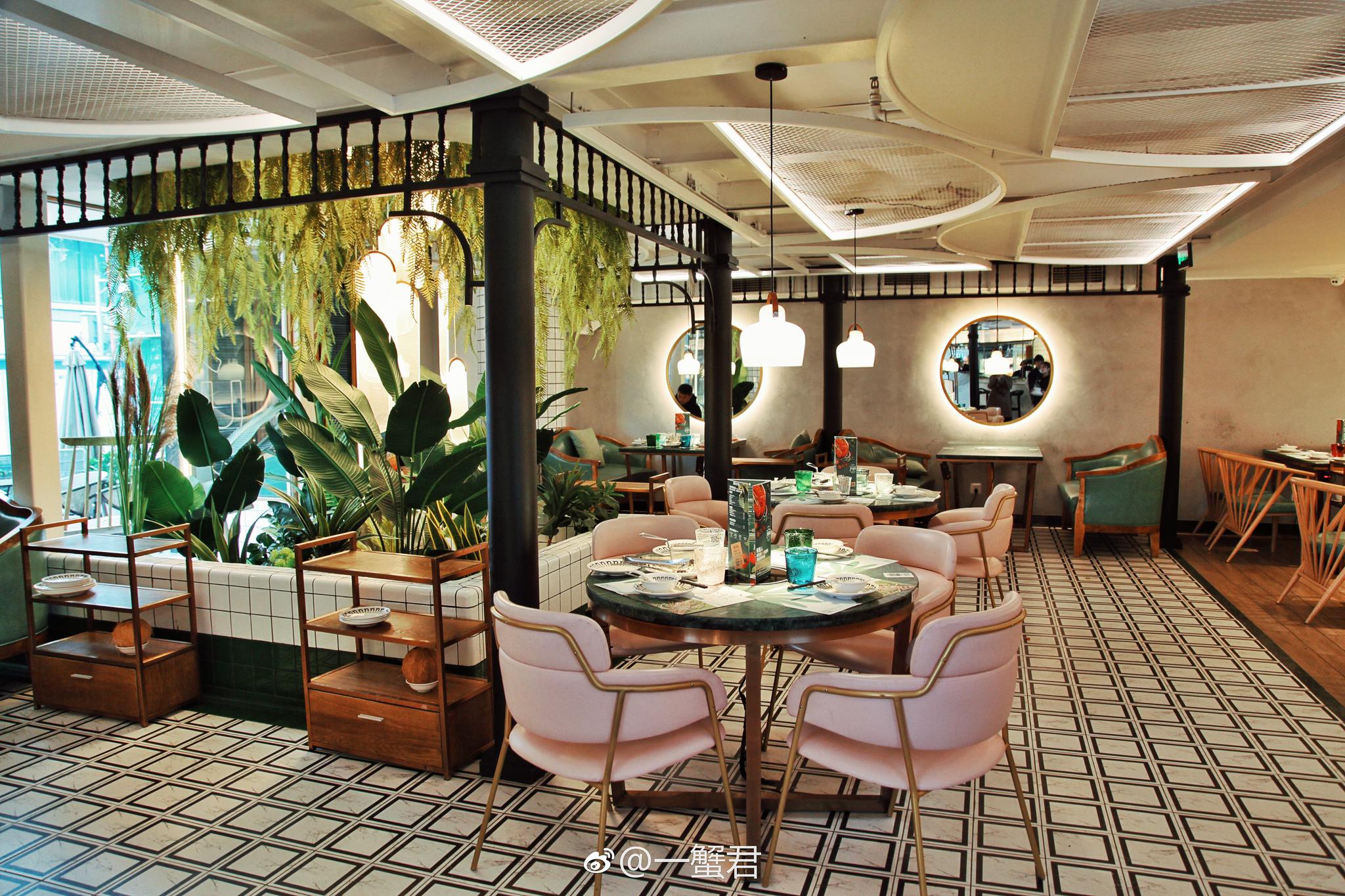 潮流前线的太古里有一家同样走在时尚前沿的餐厅