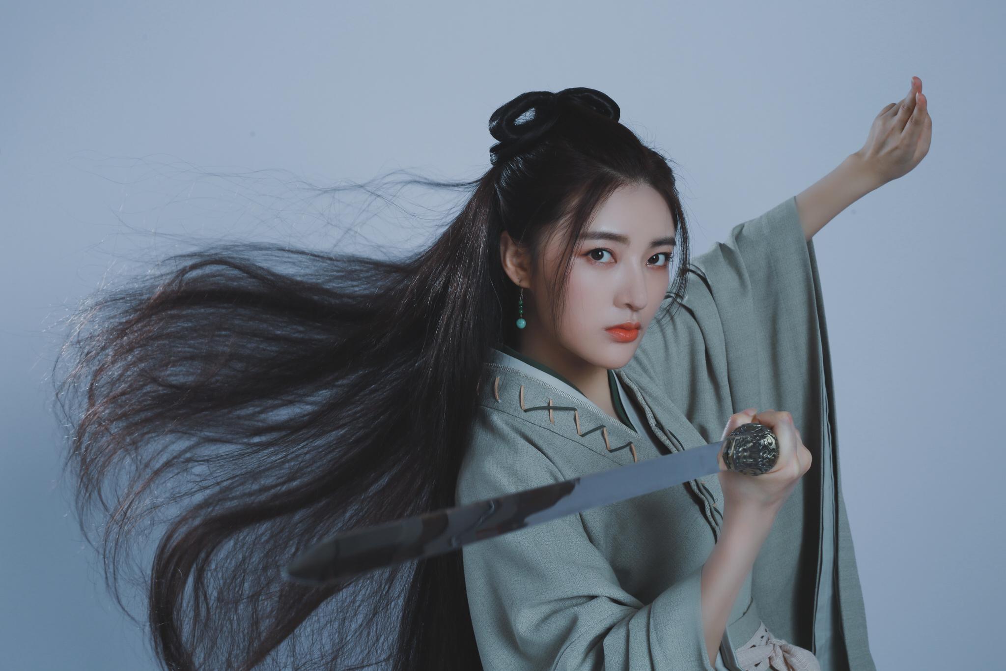 刚有人发这个姑娘@杨伊墨 说是王丽坤和江疏影的结合