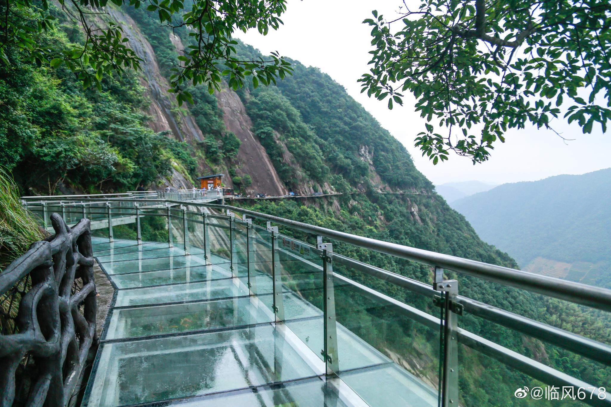 南部山区玻璃栈道图片