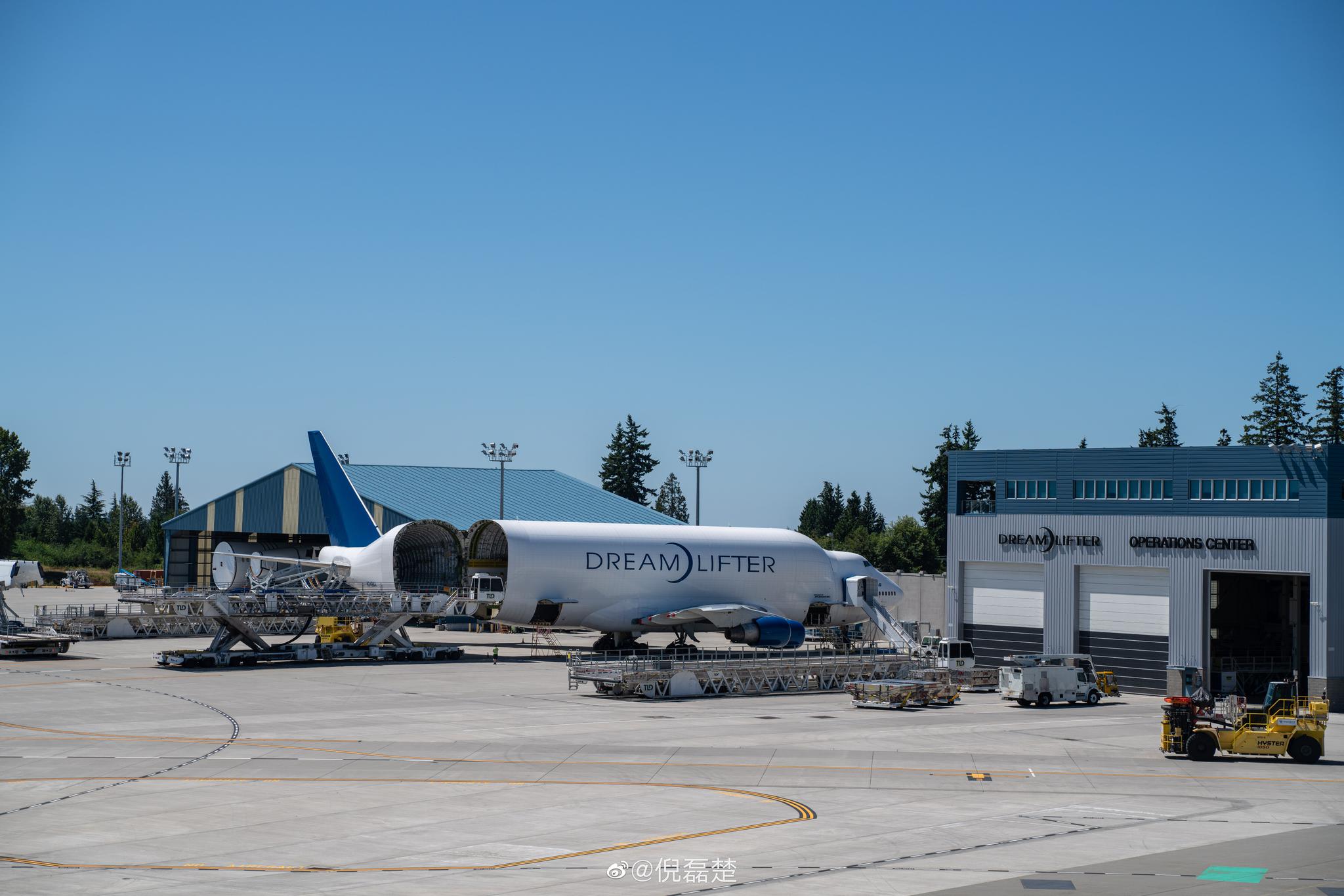 波音的飞机怎么又坠机了啊… 去年在美国西雅图参观波音工厂的时候