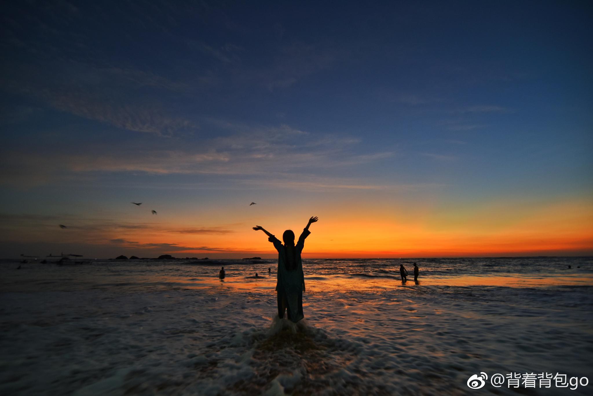 時光如水從清晨到夜晚也只不過是日升日落而已