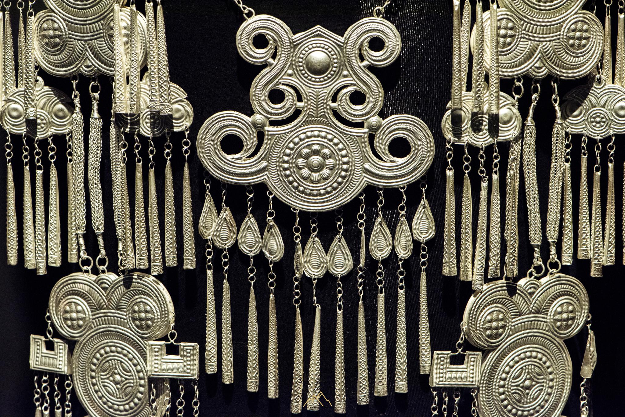 成都博物馆展· 彝族婚假银饰_高清图集_新浪网