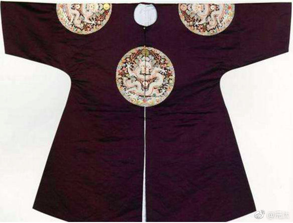 团龙补服也叫作团龙补褂