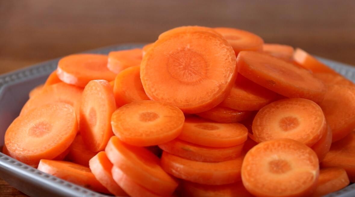 胡萝卜也能做成糖!3根胡萝卜,一小碗白糖,简单几步就搞定