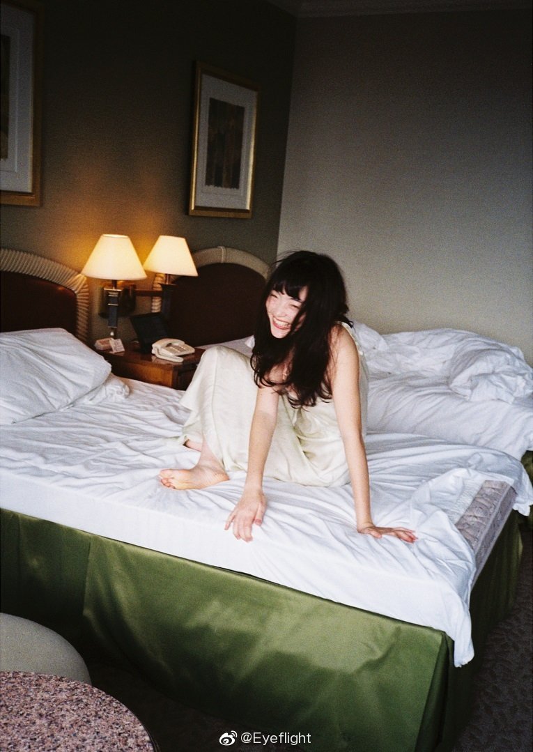 少女的眼 应该满怀清明大意和温柔阳光 石田真澄 少女的眼 应该满怀清明大意和温柔阳光 石田真澄