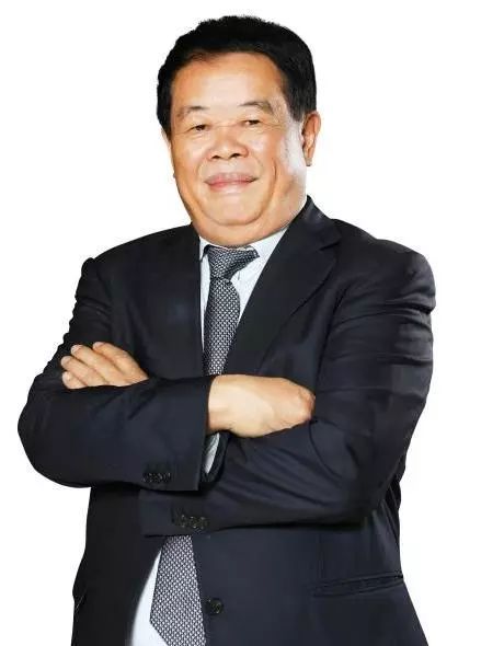 莅临主持,对话福建民营企业商会的高级顾问曹德旺,傅光明, 林宏修,与