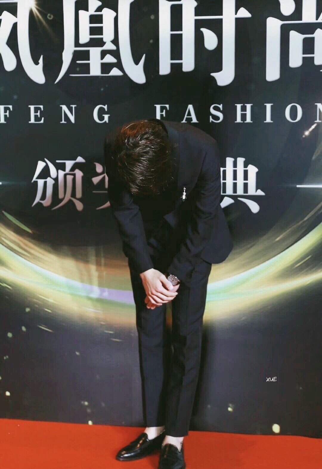 王一博90度鞠躬小合集,舞台上,录制结束,比赛现场