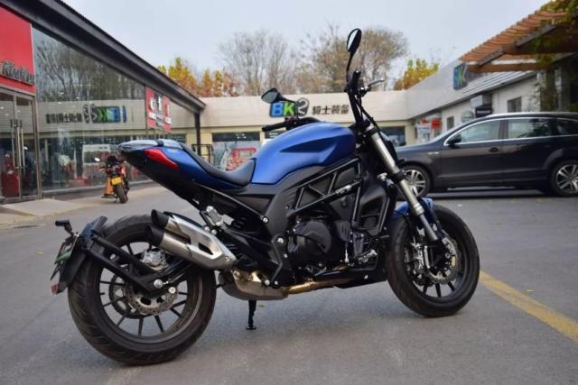 贝纳利502c全面测评用户初体验与复古改装