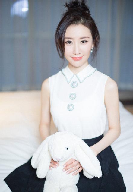 她长相自带"凶相",说话口无遮拦却受欢迎,如今名利双收!