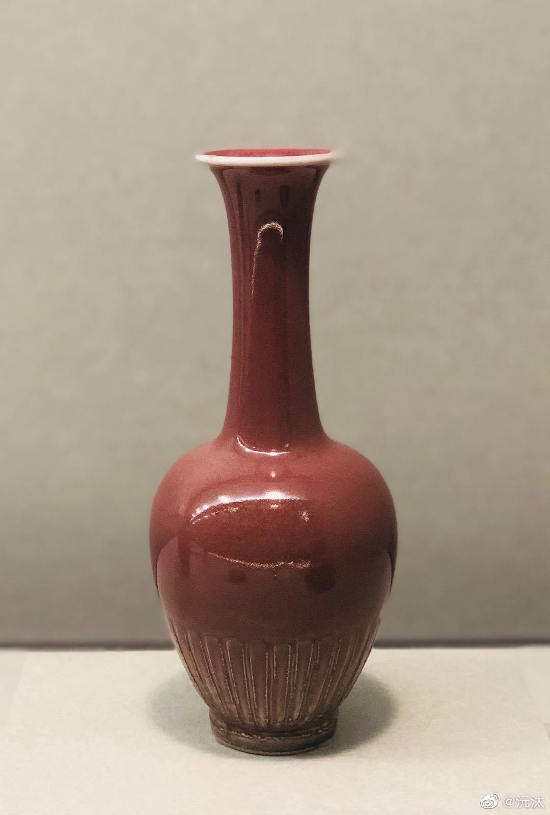 1矾红釉描金双系尊明嘉靖故宫博物院