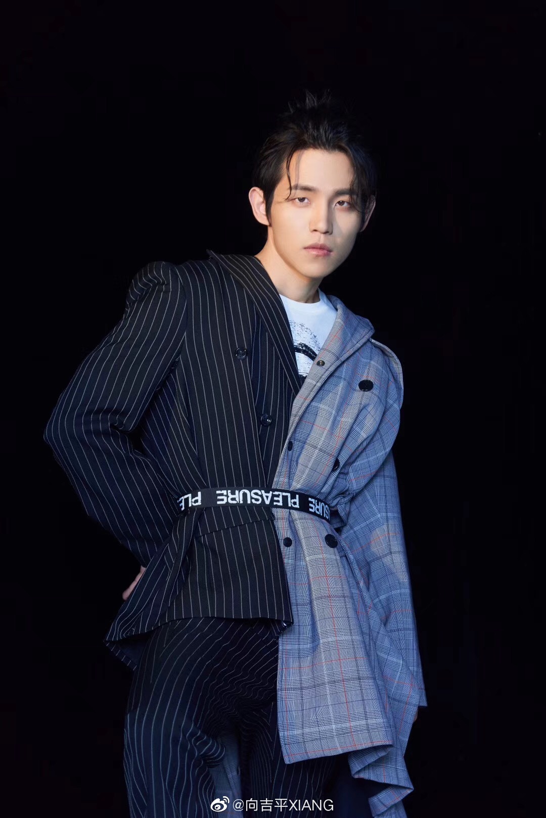 演员周展翅 他们相遇的15年me 妆发:木丁子|丁子|展翅|摄影_新浪新闻