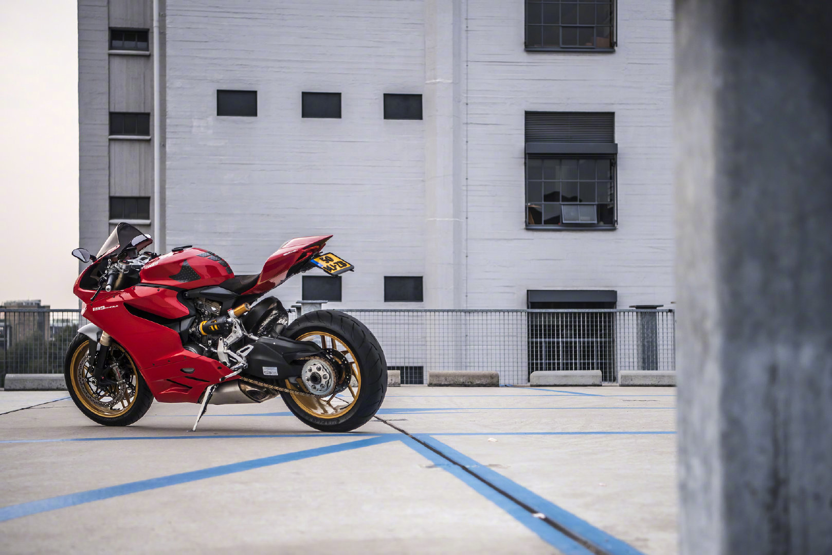 杜卡迪ducati1199panigale两个轮子的超跑
