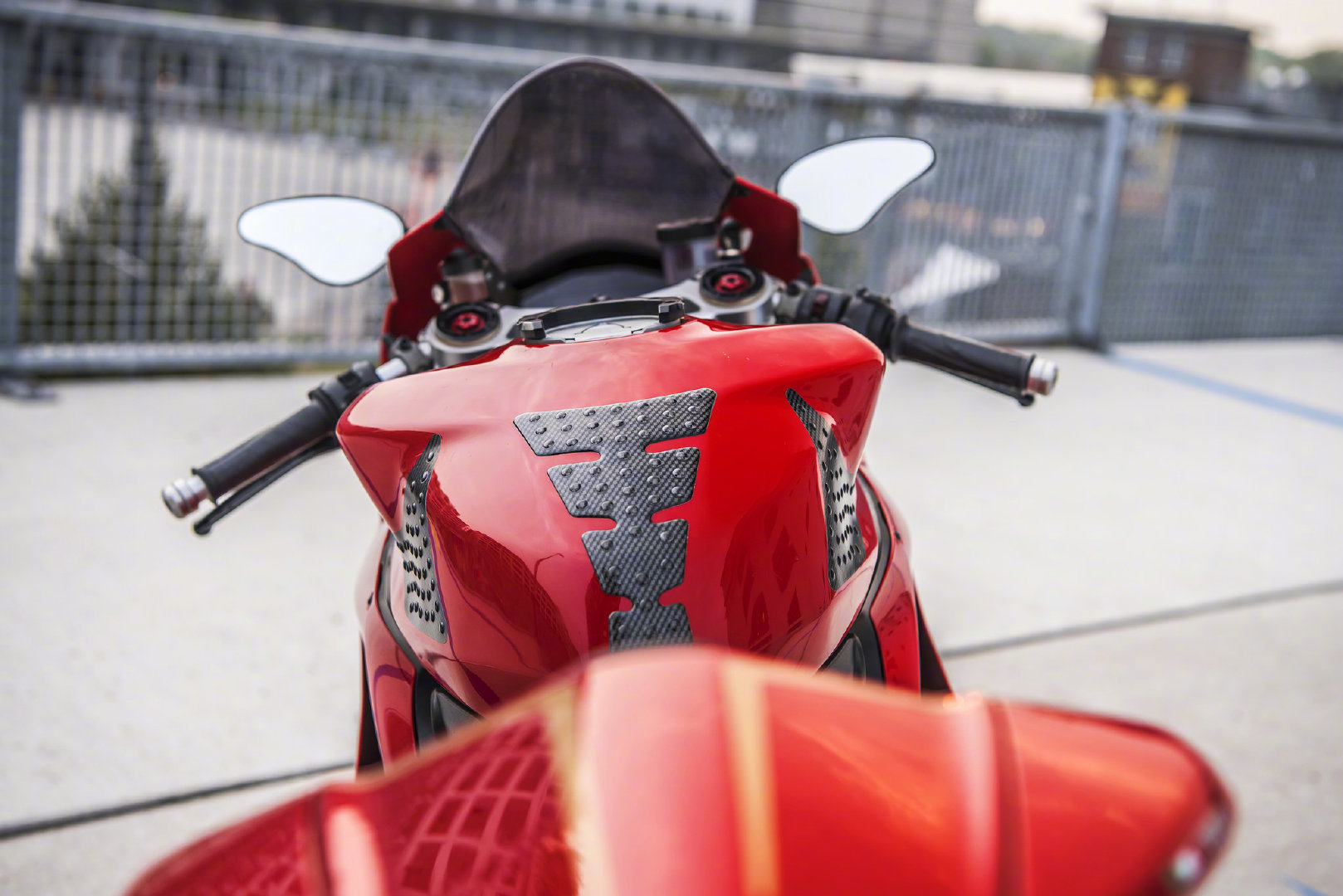 杜卡迪ducati1199panigale两个轮子的超跑