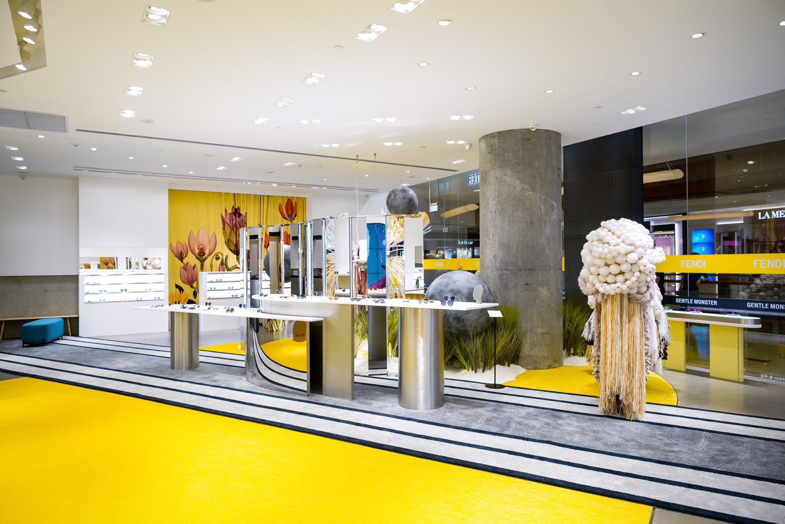 近日gentlemonster在广州太古汇店举办重装揭幕活动