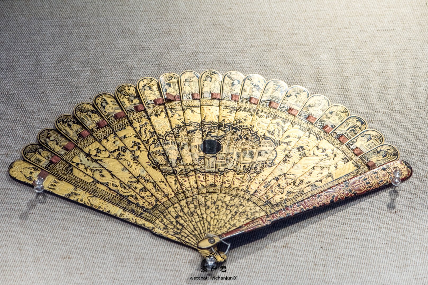 广州十三行博物馆藏· 清代黑漆描金庭院人物纹折扇_高清图集_新浪网