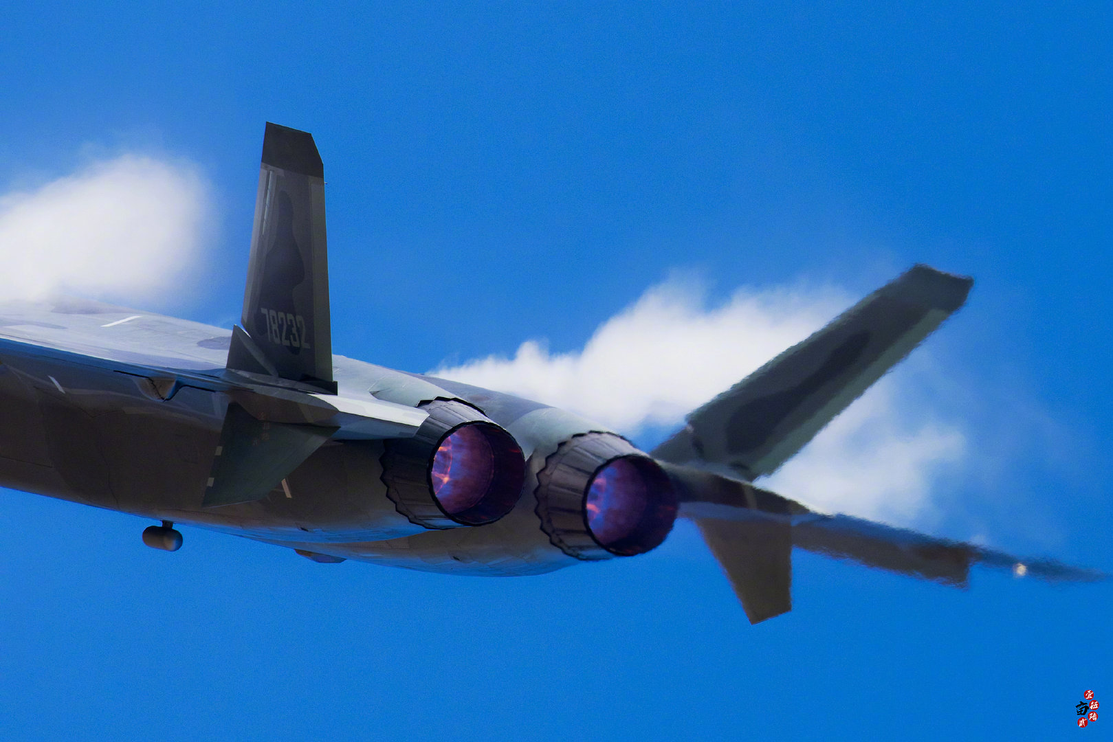 极致细节歼20威龙战机高清来袭1562