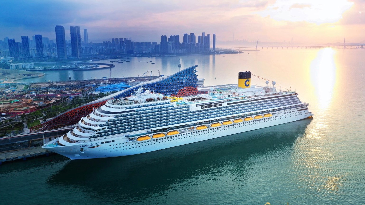 歌诗达威尼斯号邮轮开启深圳首航 蛇口母港明年迎来更多国际邮轮!