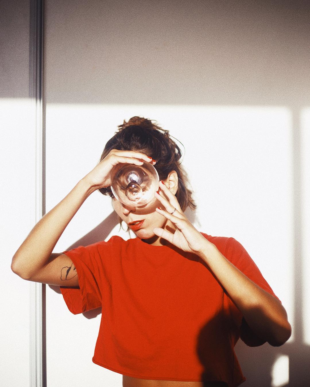 Delfi Carmona_新浪新闻