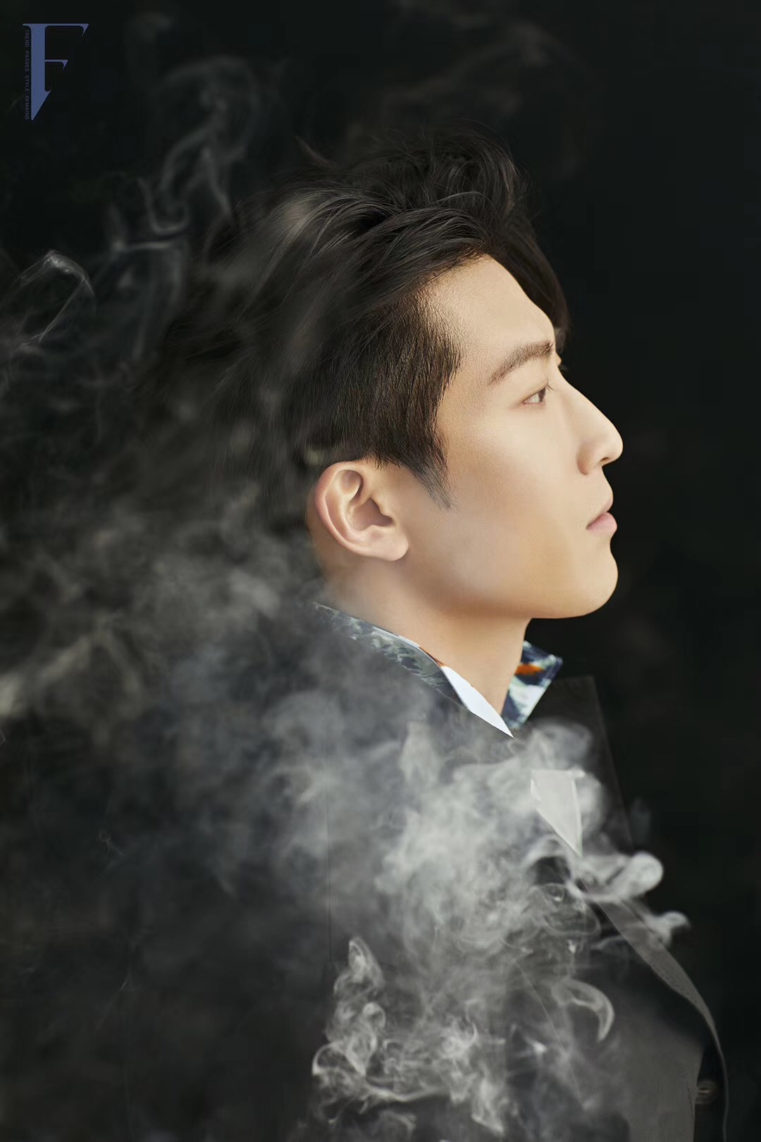 iconf时尚画报封面人物潇洒不羁玩转百变风格