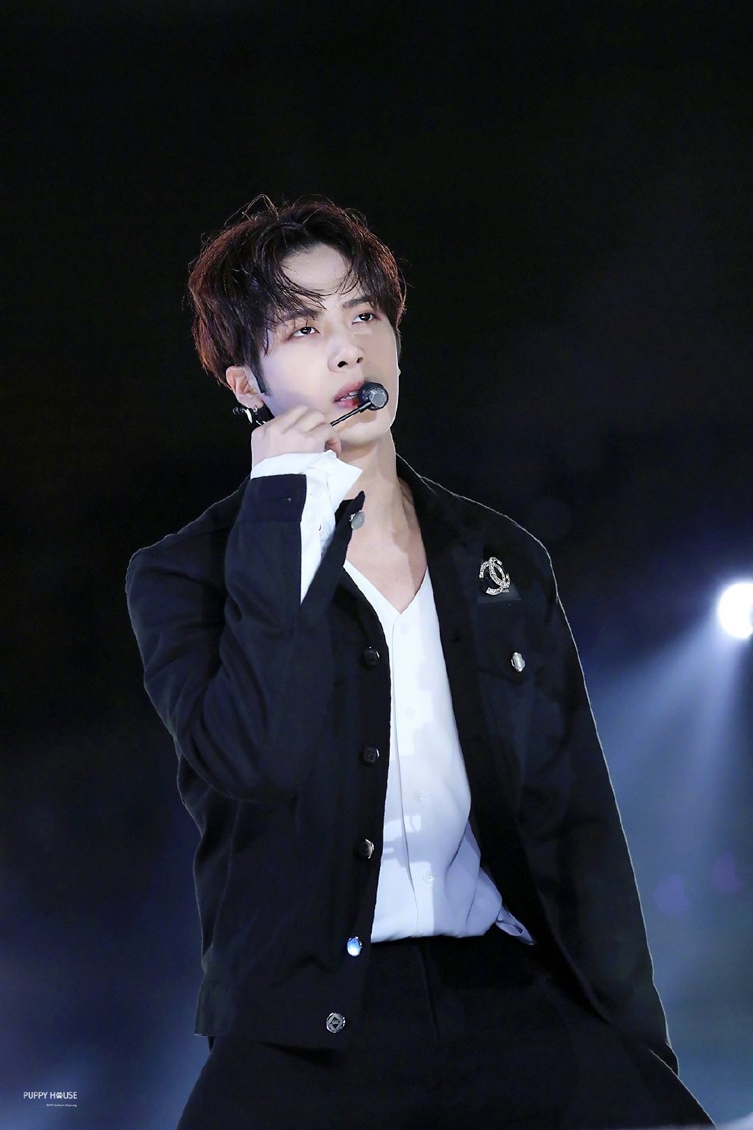 王嘉尔留中分=全嘉尔全嘉尔中分真的是可盐可甜呢!@王嘉尔