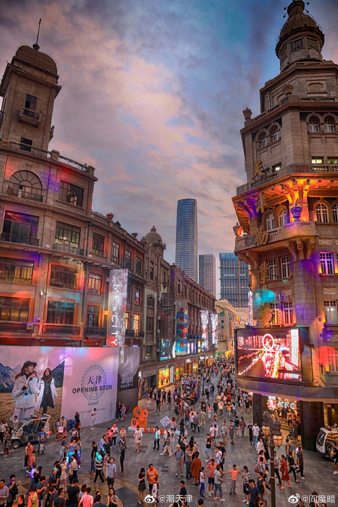 来自滨江道夜市的美食轰趴,你饿了吗?(by@阎魔暗 )