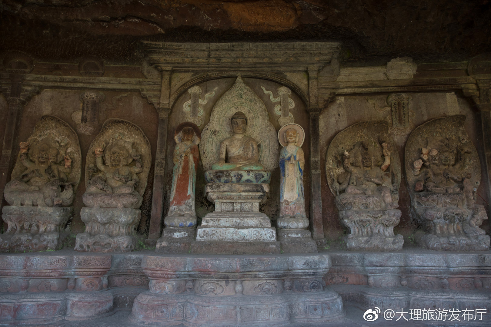 剑川石宝山石窟群开凿于公元9至12世纪的南诏大理国时期