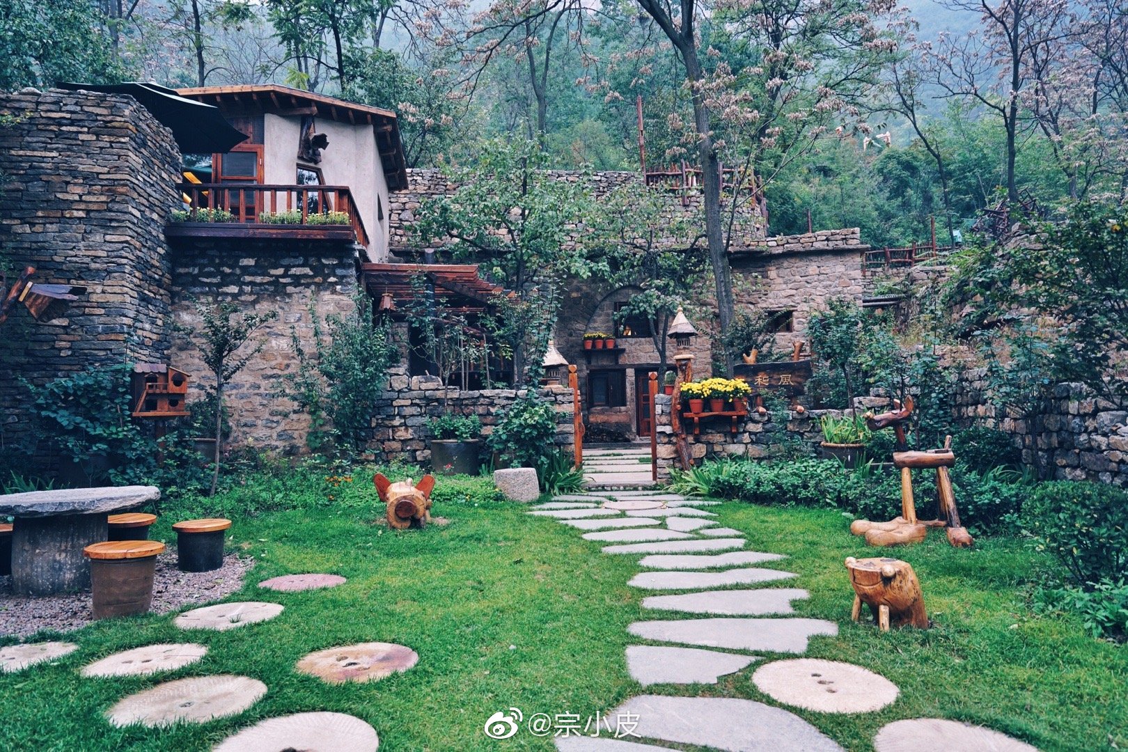 云丘山脚下的康家坪古村民宿,每一处角落都是风景