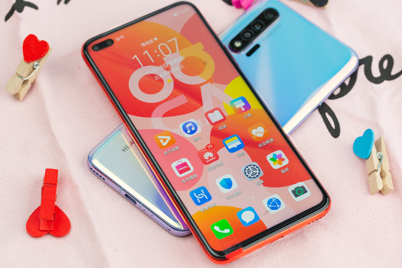 今日,华为nova6系列正式发布,该系列手机主打5g和自拍体验