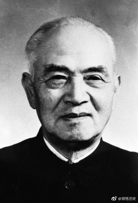 1902年,两江总督刘坤一在任上病逝.11月5日,张之洞抵达江宁