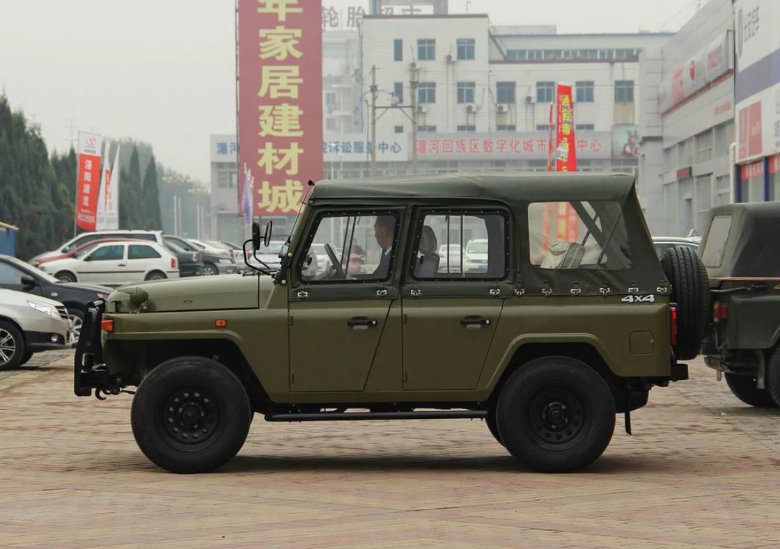 北汽推出50年前神车网友瞬间炸开锅车友交警见了都想拦