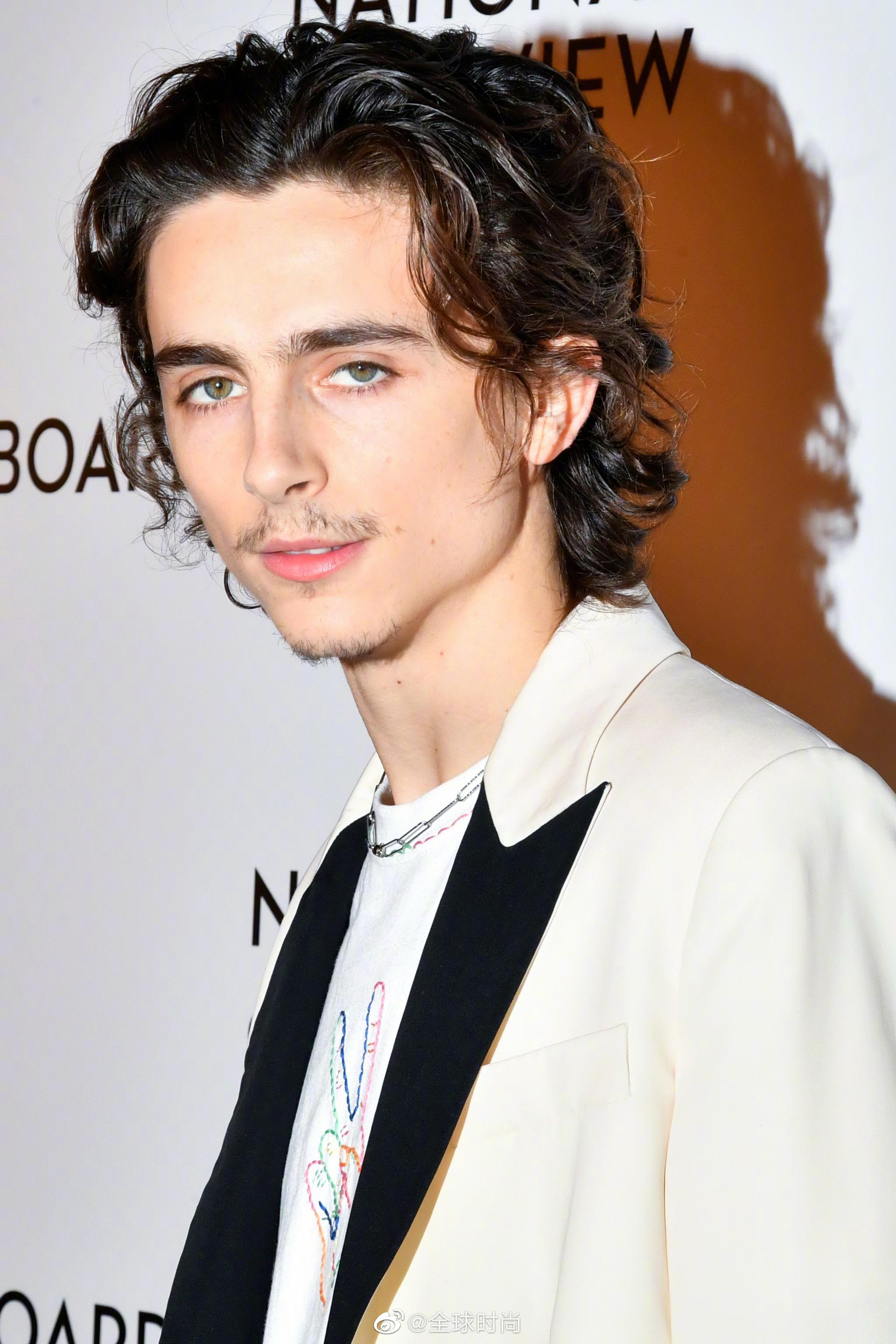 甜茶出席活动,一身黑白拼接西装亮相,甜茶真的太瘦了_高清图集_新浪网