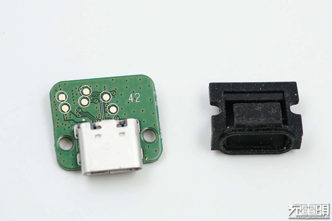 拆解报告:华为freebuds 2 pro真无线蓝牙耳机无线充电盒