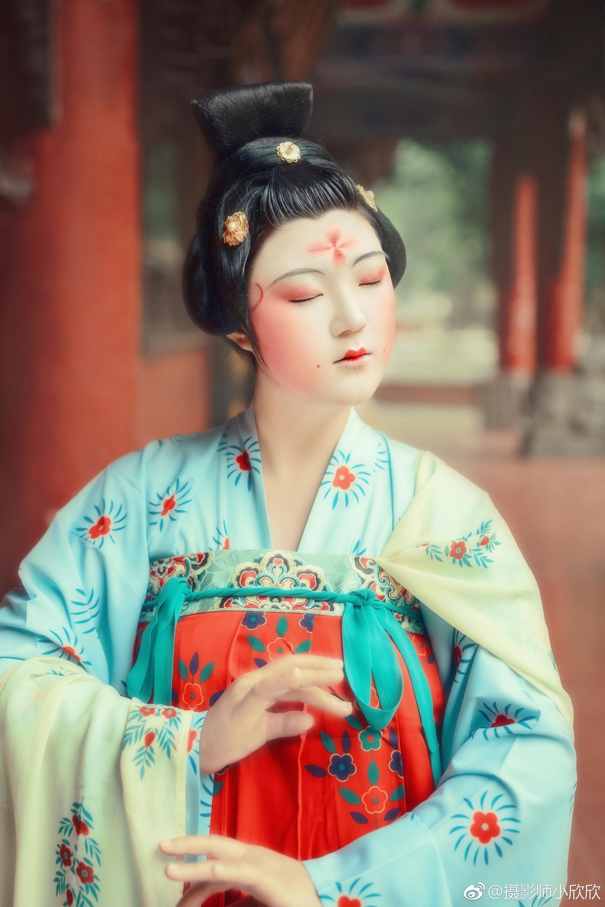 时世妆,时世妆,出自城中传四方