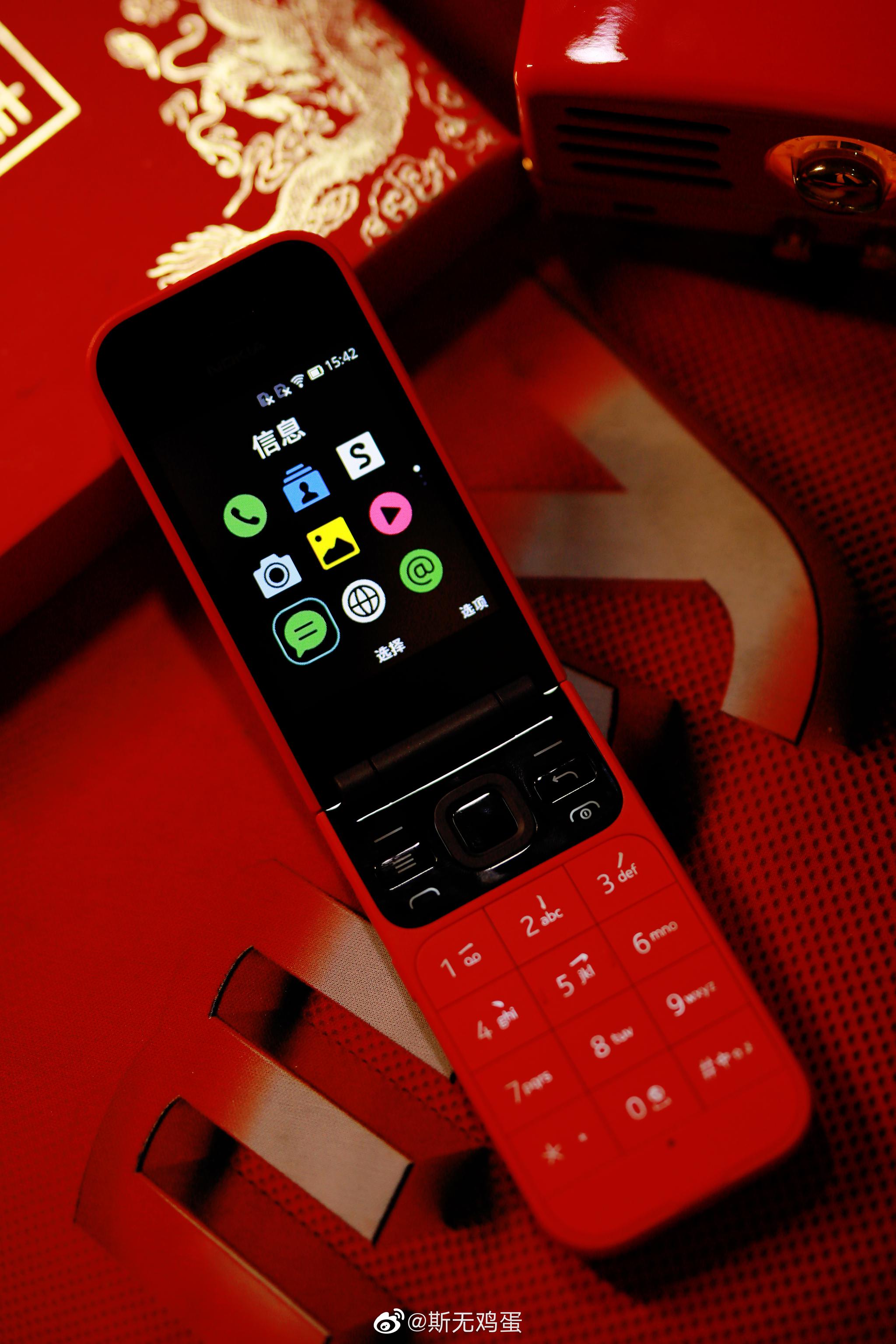 红色nokia2720真的是和新年配呀随手按啦几张诺基亚手机
