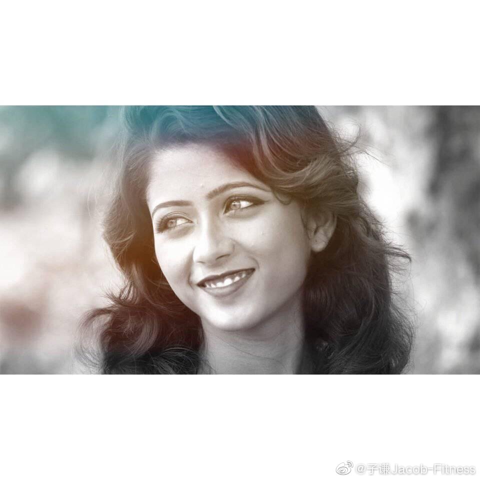 之前火了的印度妹纸riya sanyal,居然在fb和我互粉了