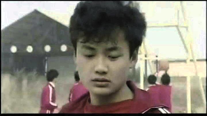 Angithe 2 十六岁的花季(1989)吹着自在的口哨 开着自编的玩笑一千次的重复潇