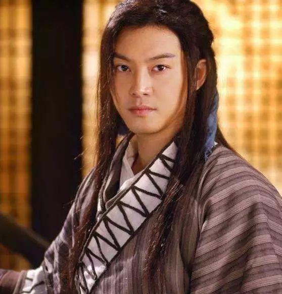 想不到这些中年才爆红的男演员,年轻时候长这样!