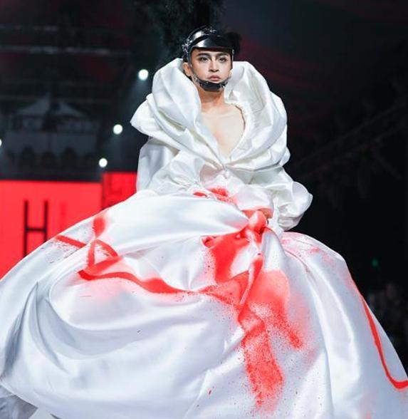 "小虎队"陈志朋3年奇装异服,自称受够了,如今要恢复正常造型