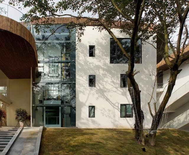 他用行动表达爱!5000万打造20亩山间民宿,只为讨妻子欢心!