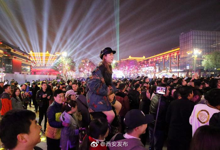 沃尔沃40suv价格及图片