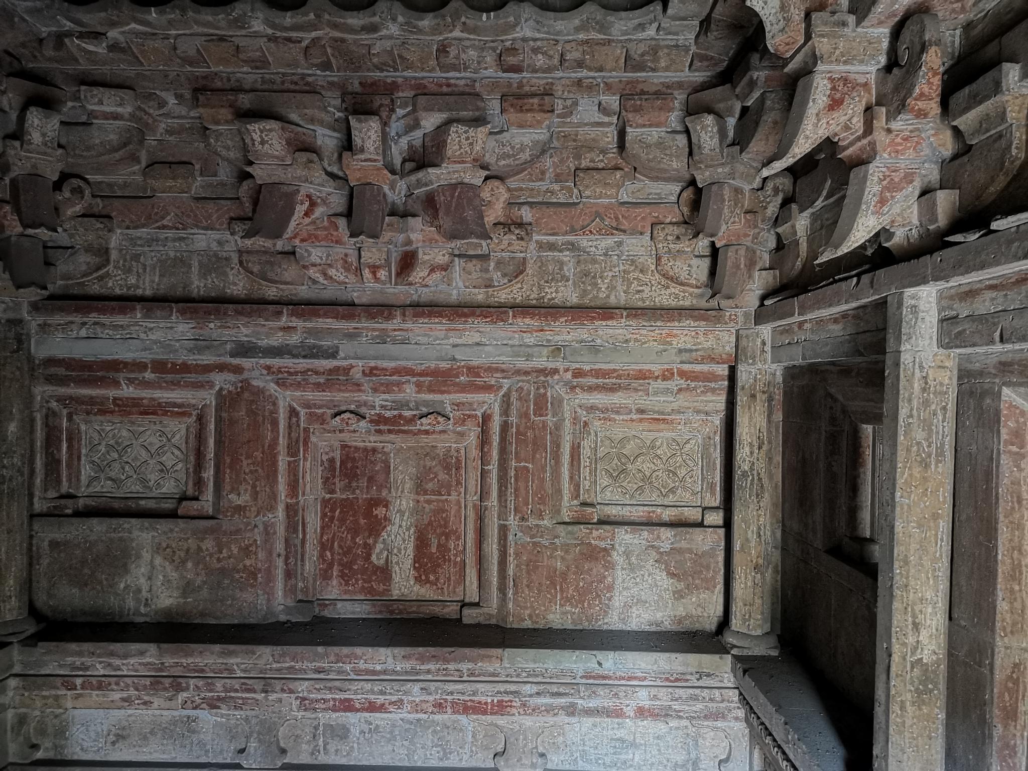 山西临汾的一座金代彩绘砖雕墓