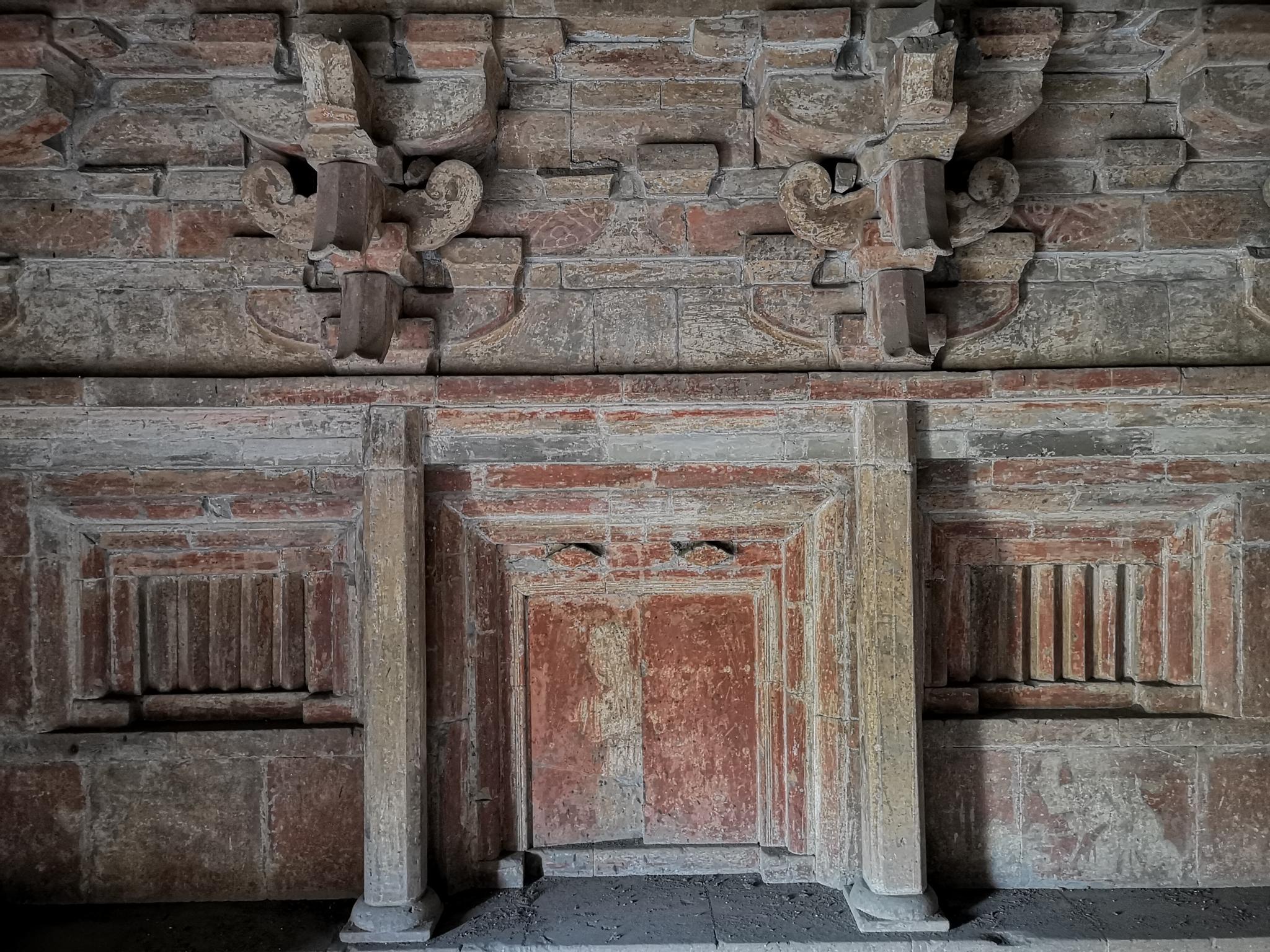 山西临汾的一座金代彩绘砖雕墓