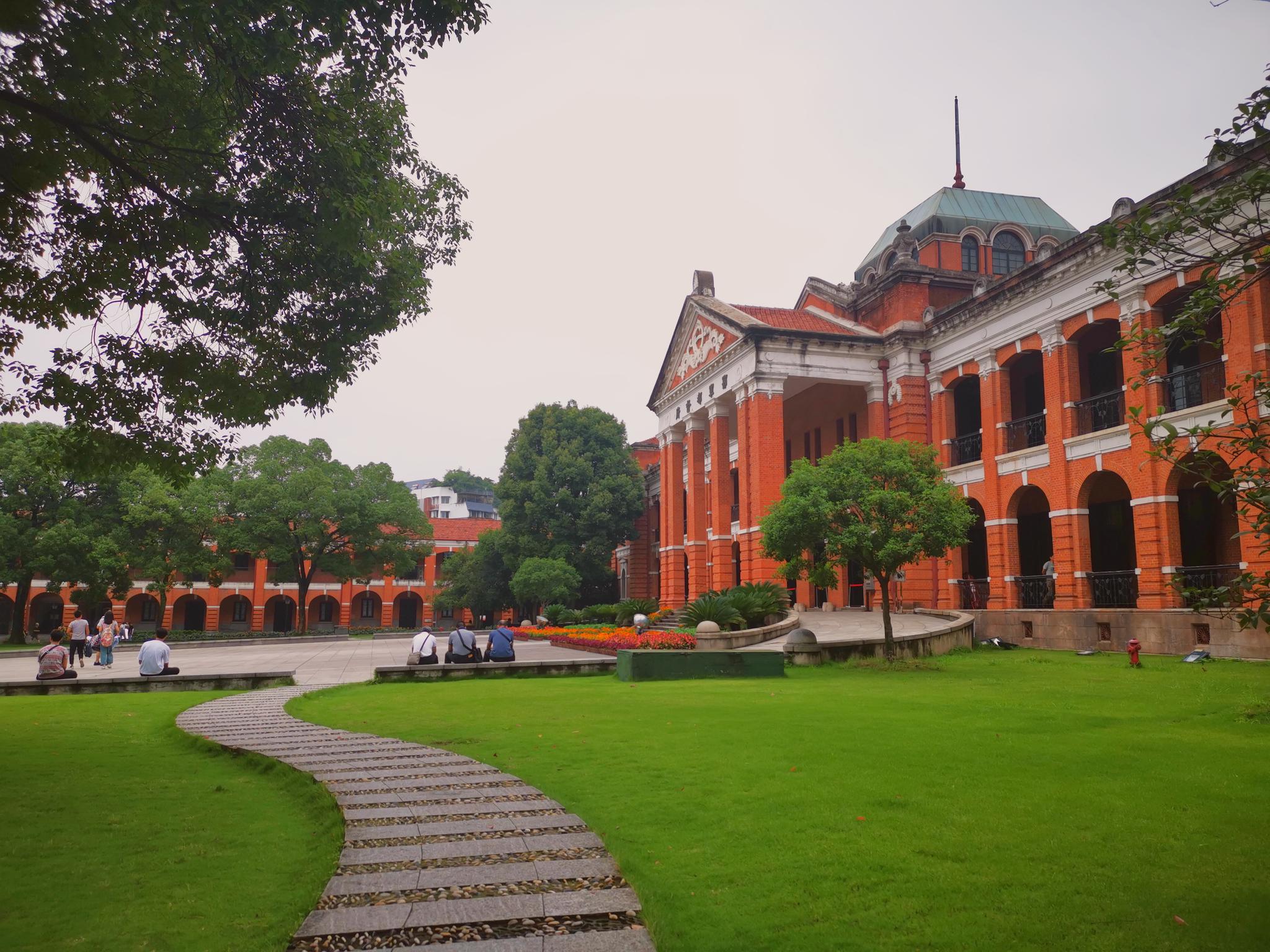 武昌起义第一枪见证历史的武昌红楼